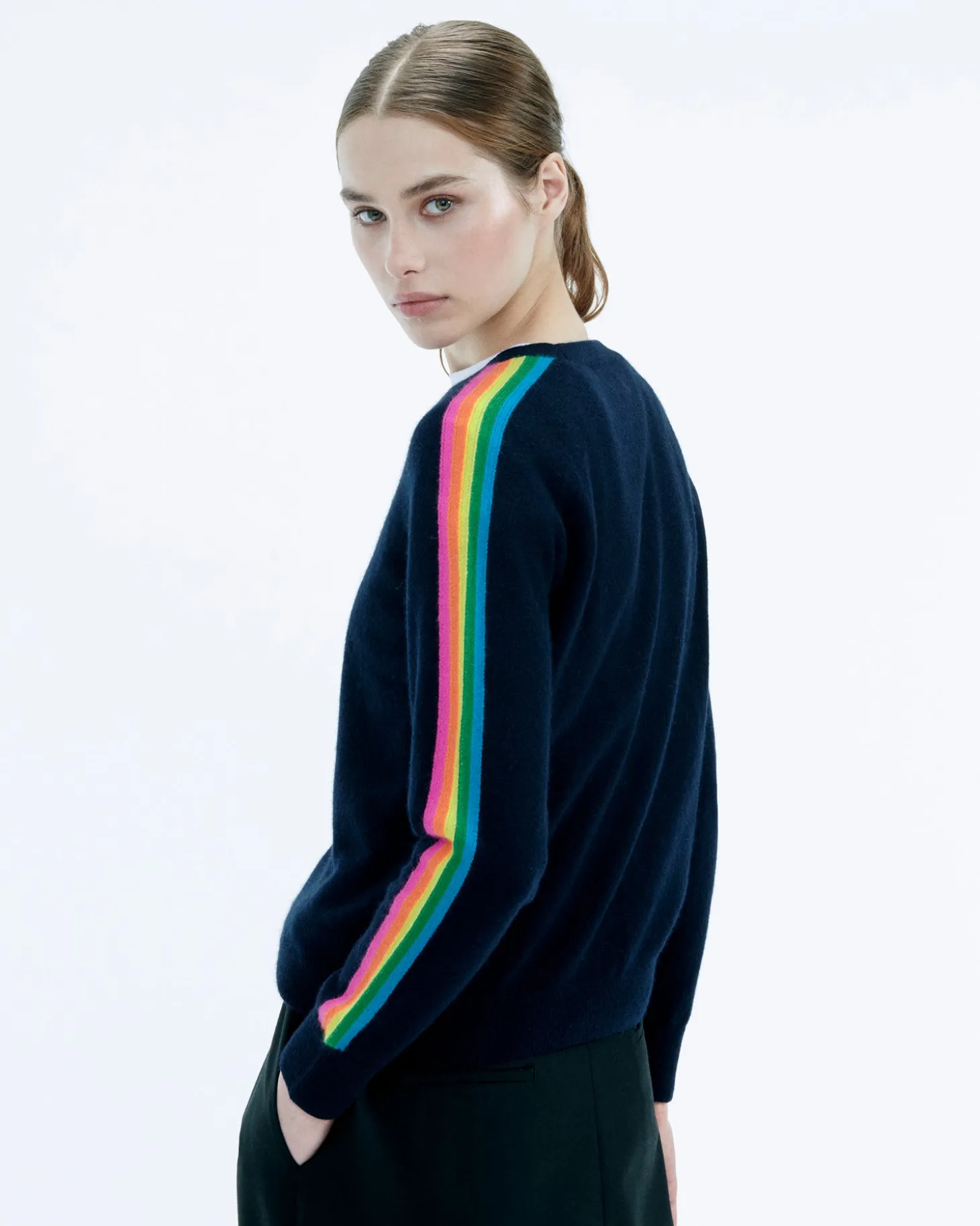 Pull Col Rond Bande Multicolore Aux Manches