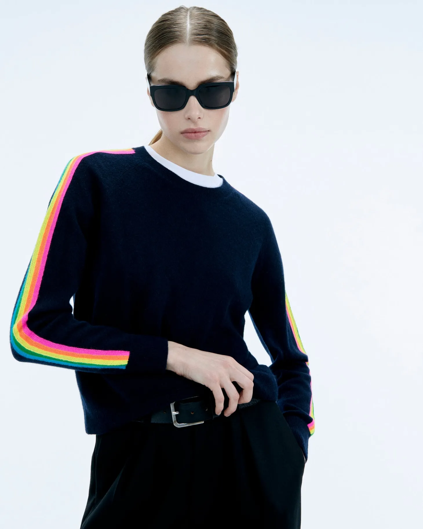 Pull Col Rond Bande Multicolore Aux Manches