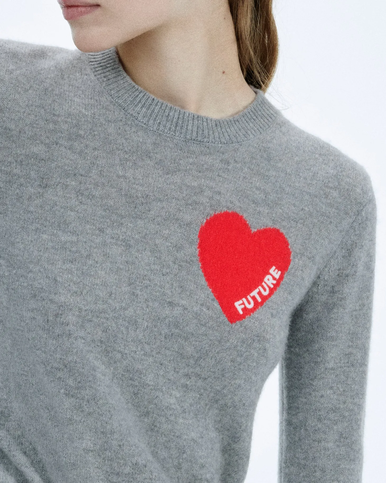 Pull Col Rond Coeur Brodérie Future Light