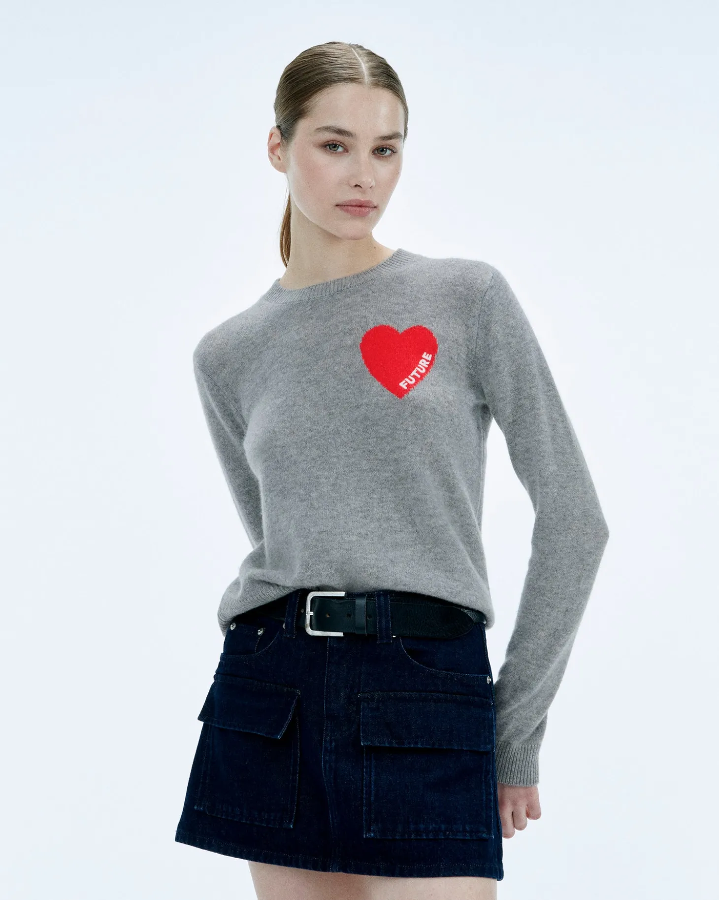 Pull Col Rond Coeur Brodérie Future Light