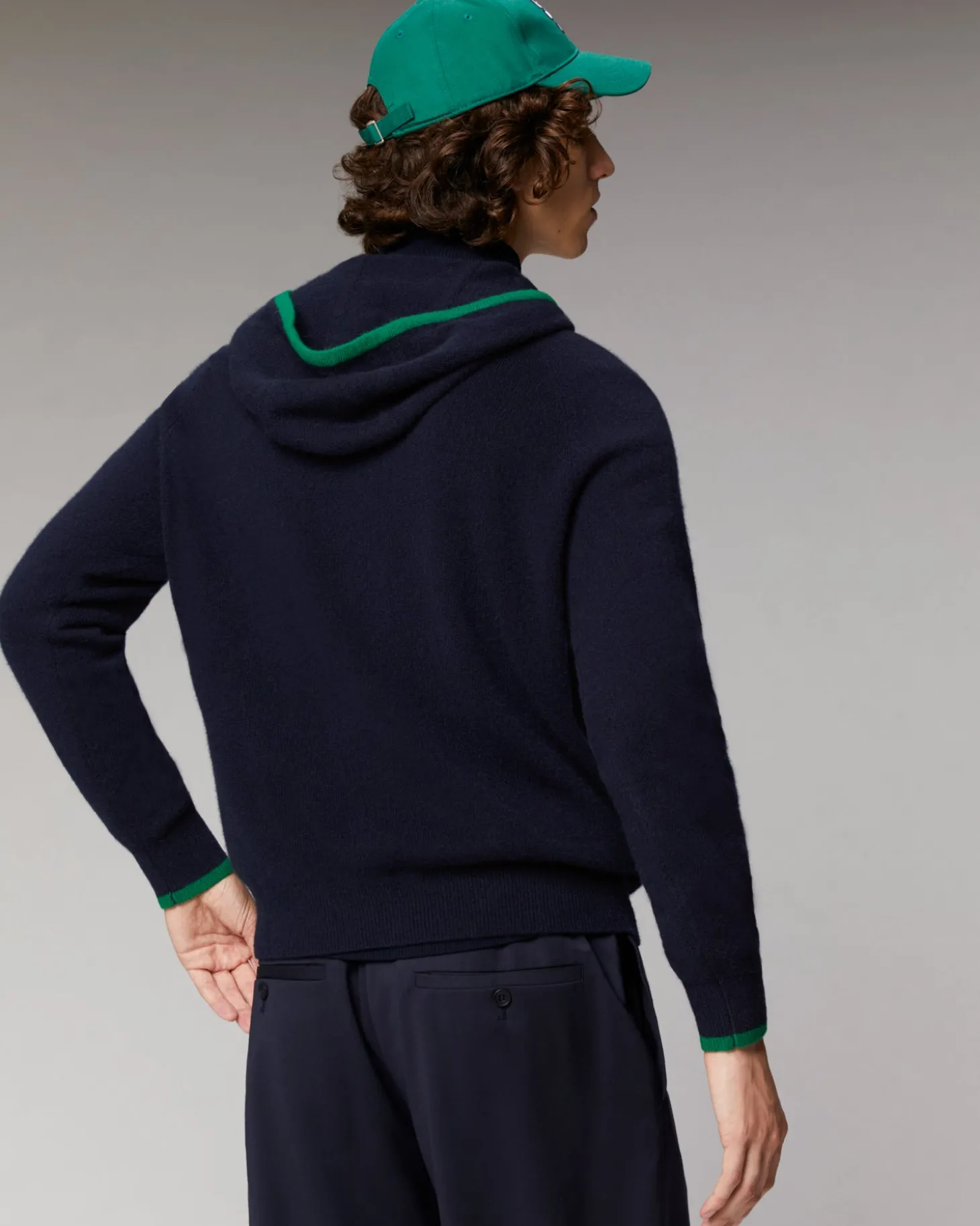 Pull Hoodie Liserets Contrastes Léger